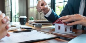 How a Property Buyers Agent Clovelly Helps Buyers Avoid Emotional Decisions